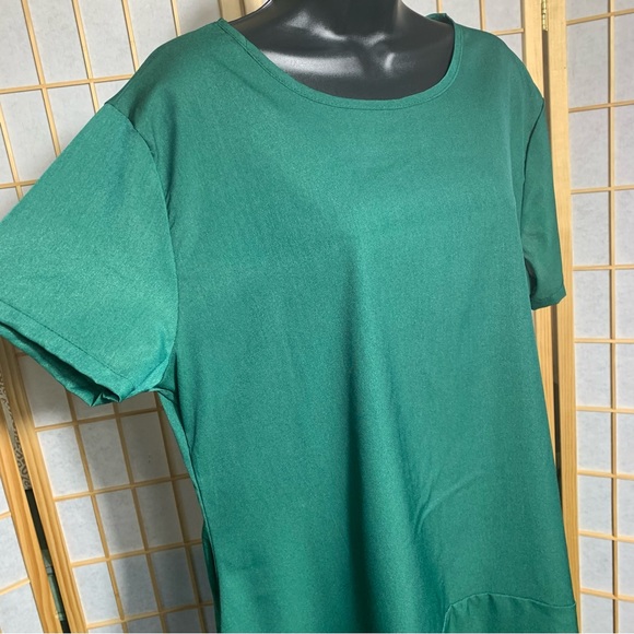 Emerald Green Asymmetrical Dress - Picture 2 of 11